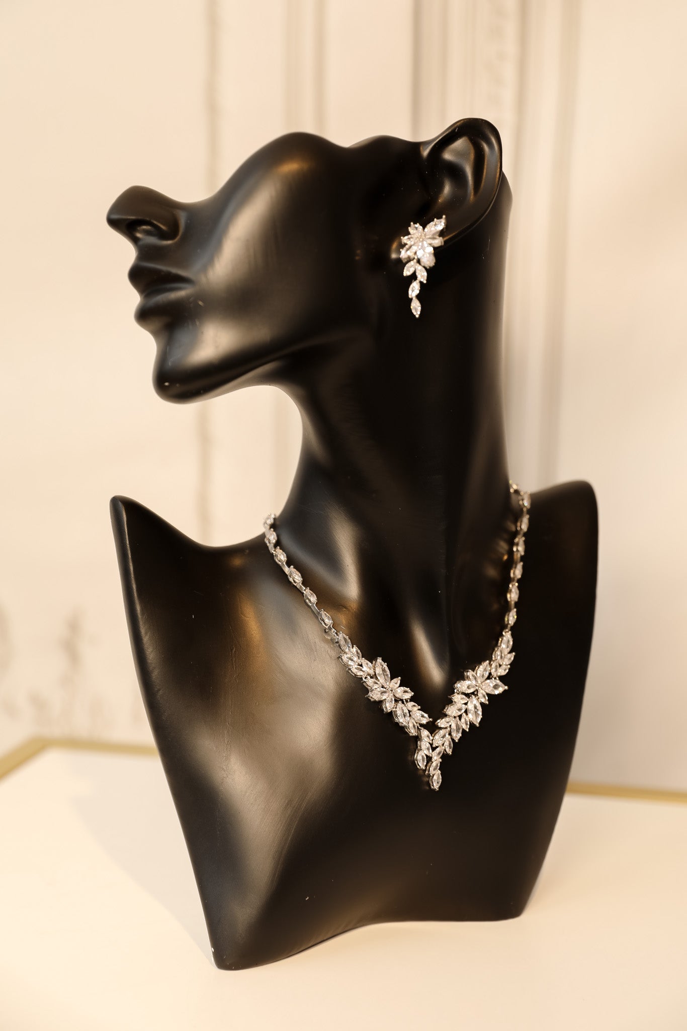 Seline Necklace and Earring set
