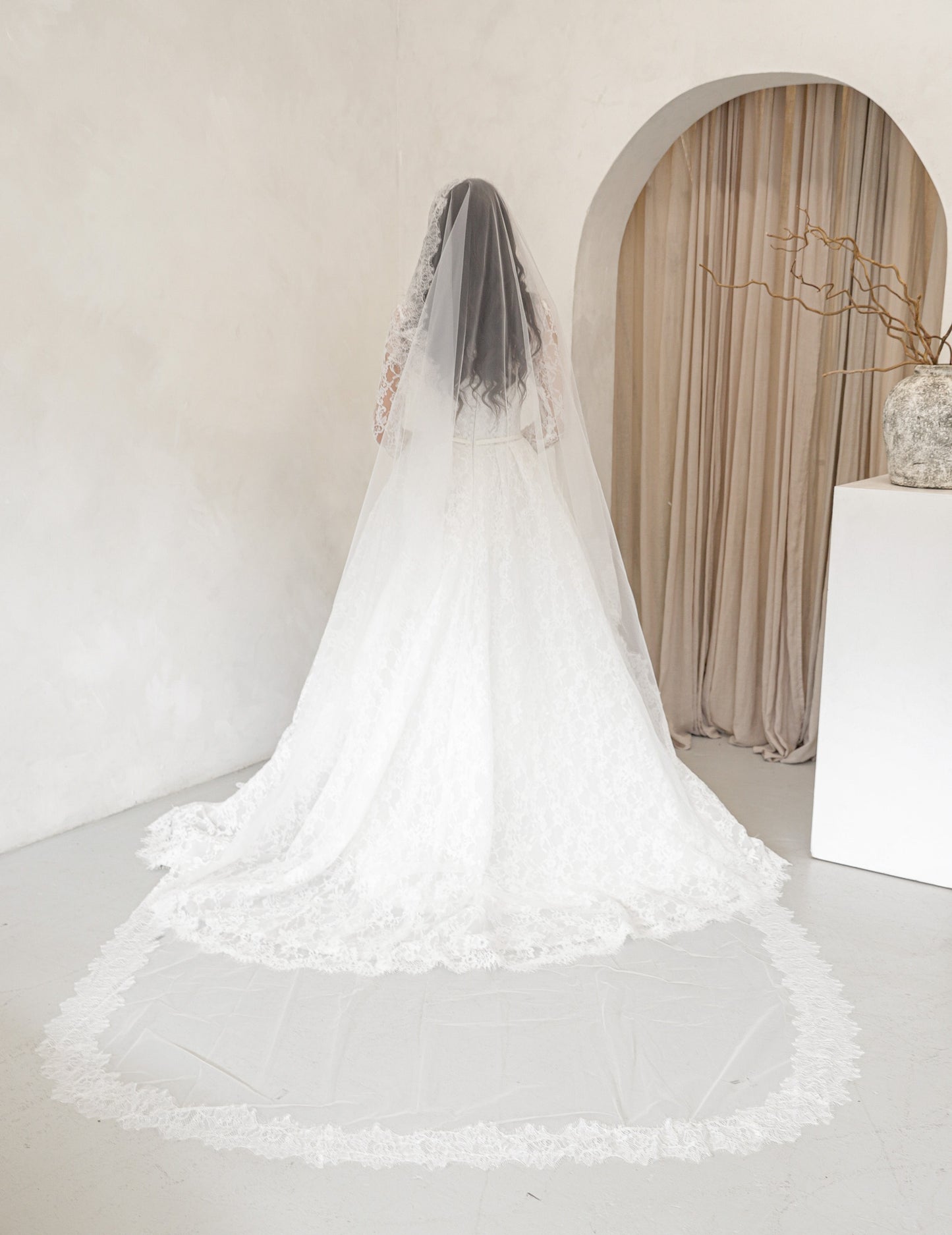 Thick Lace Border Veil