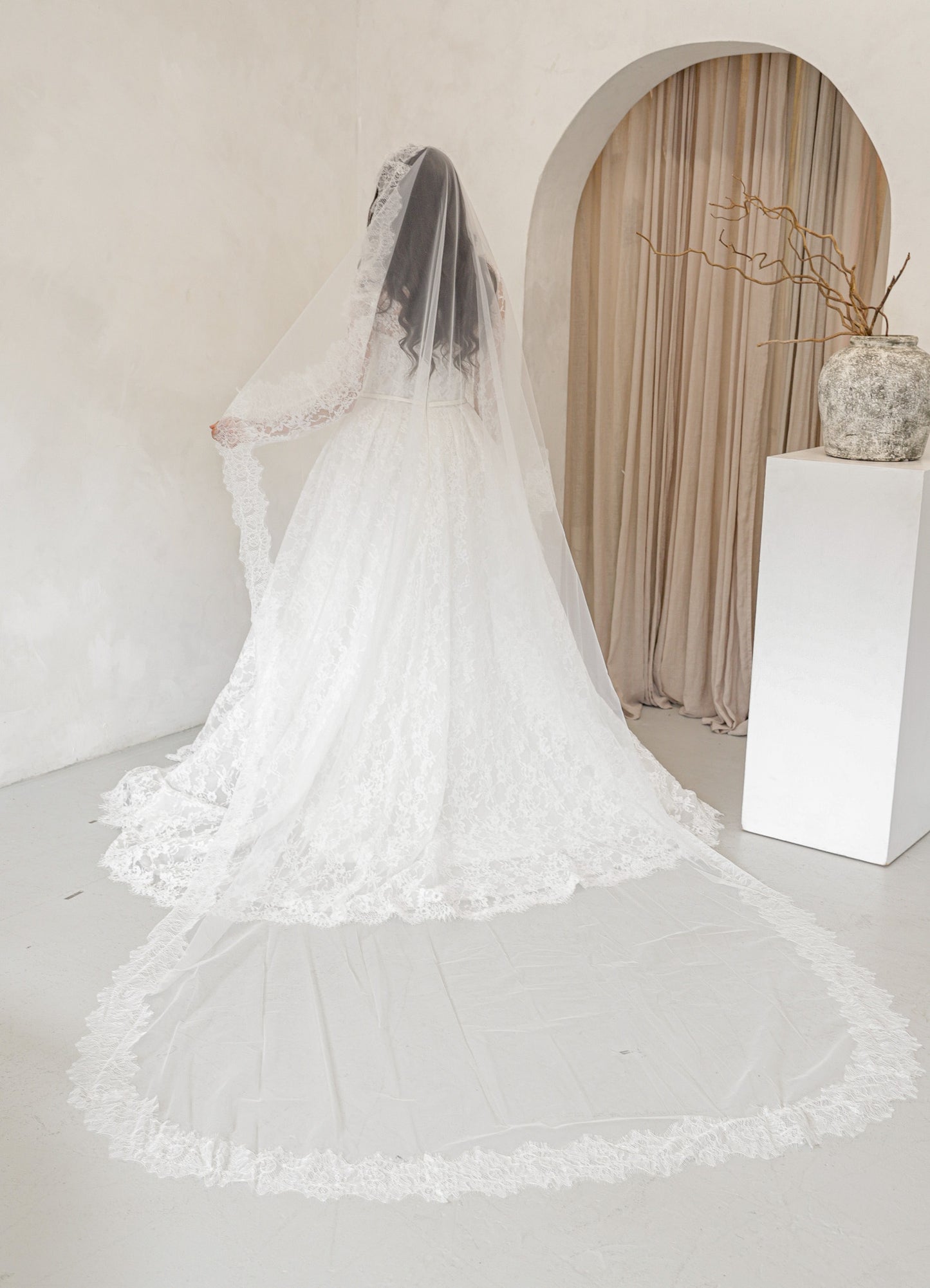 Thick Lace Border Veil