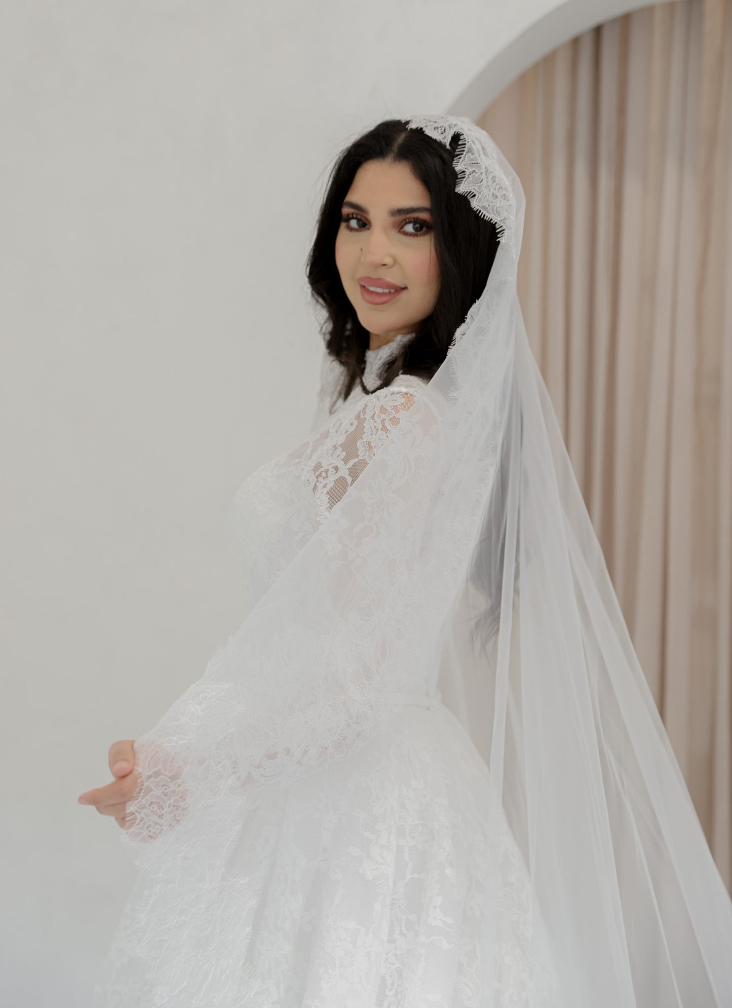 Thick Lace Border Veil