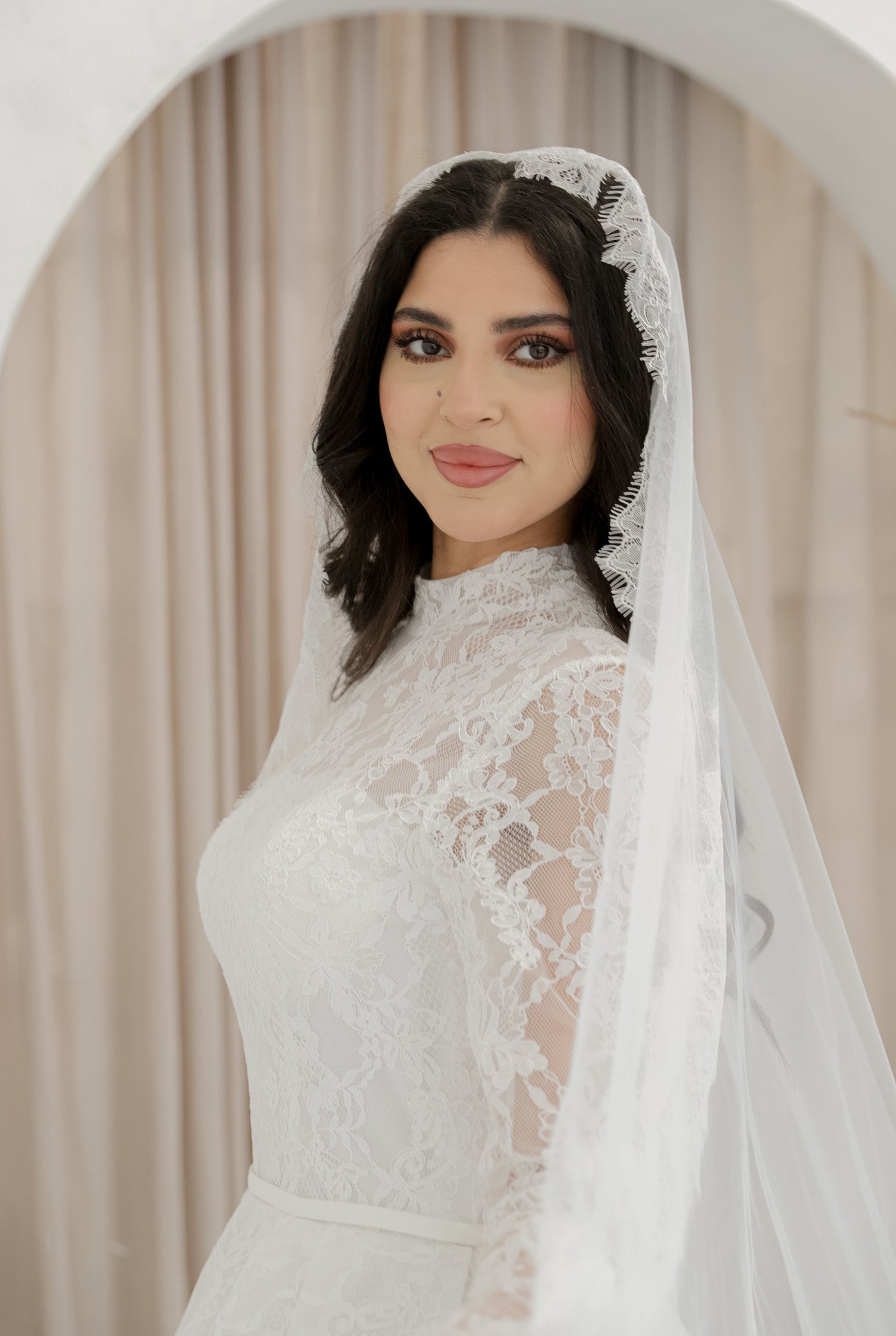 Thick Lace Border Veil