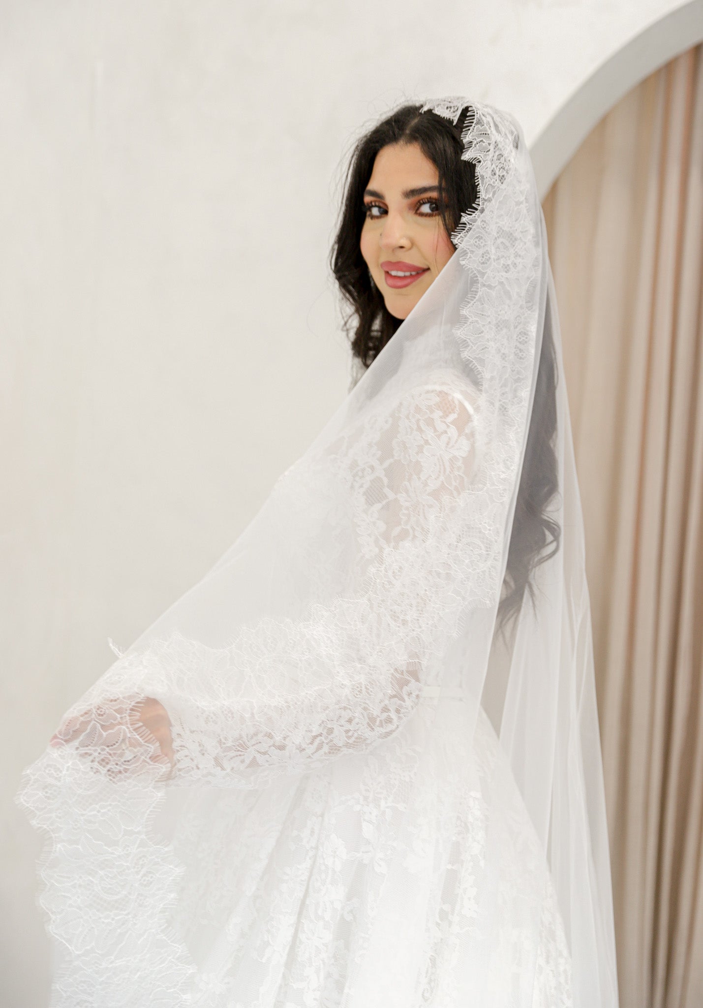Thick Lace Border Veil