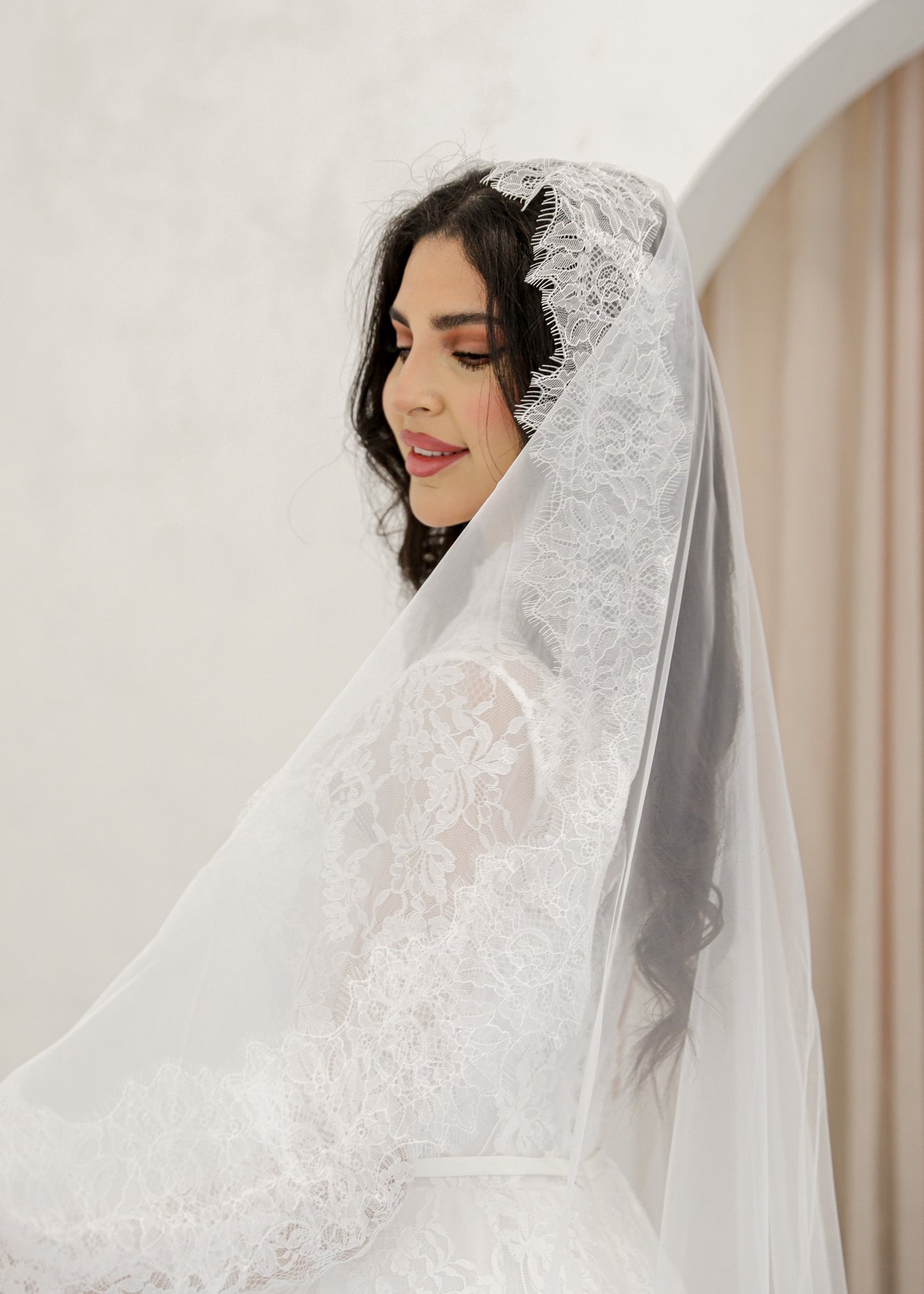 Thick Lace Border Veil