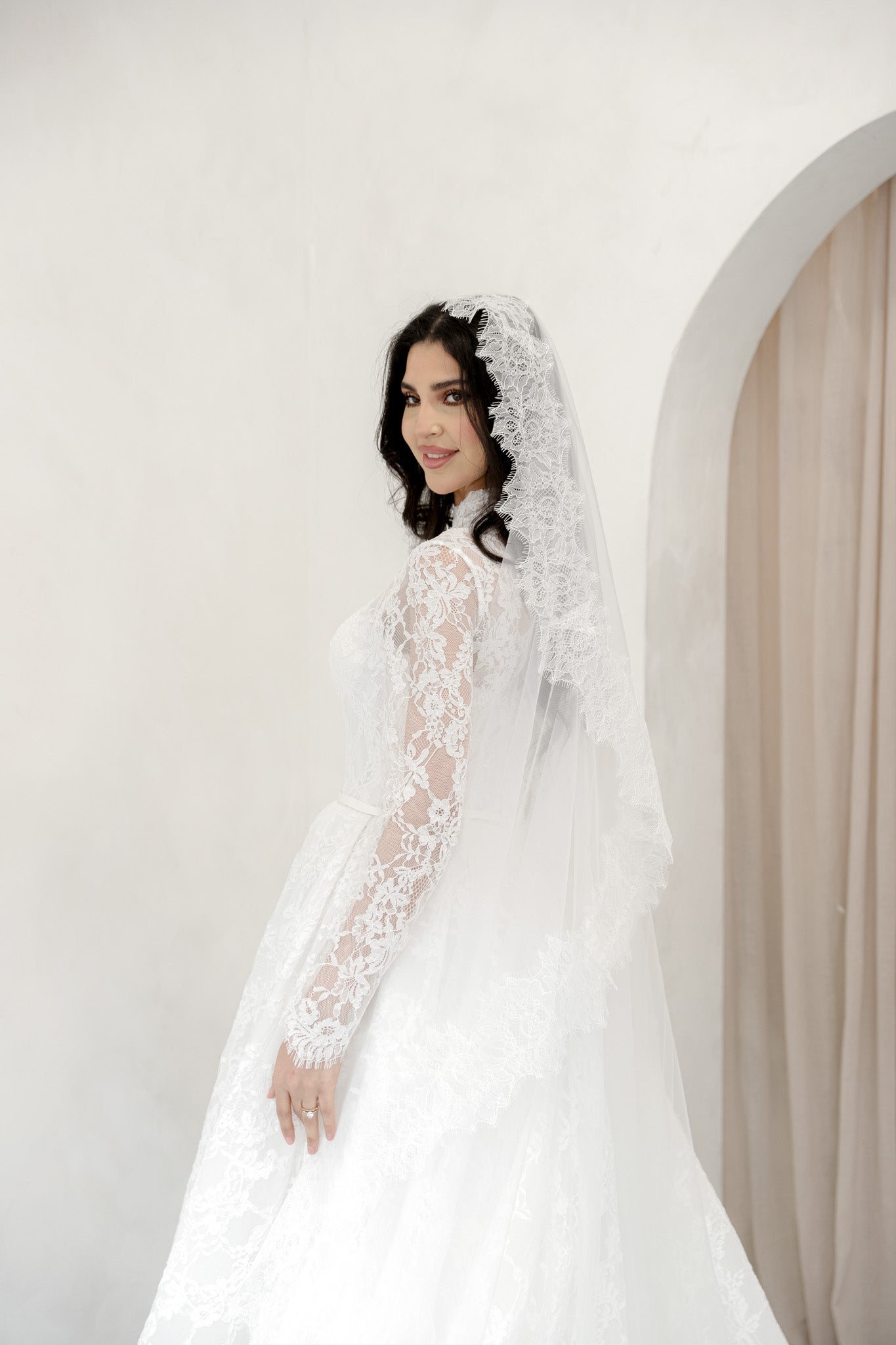 Thick Lace Border Veil