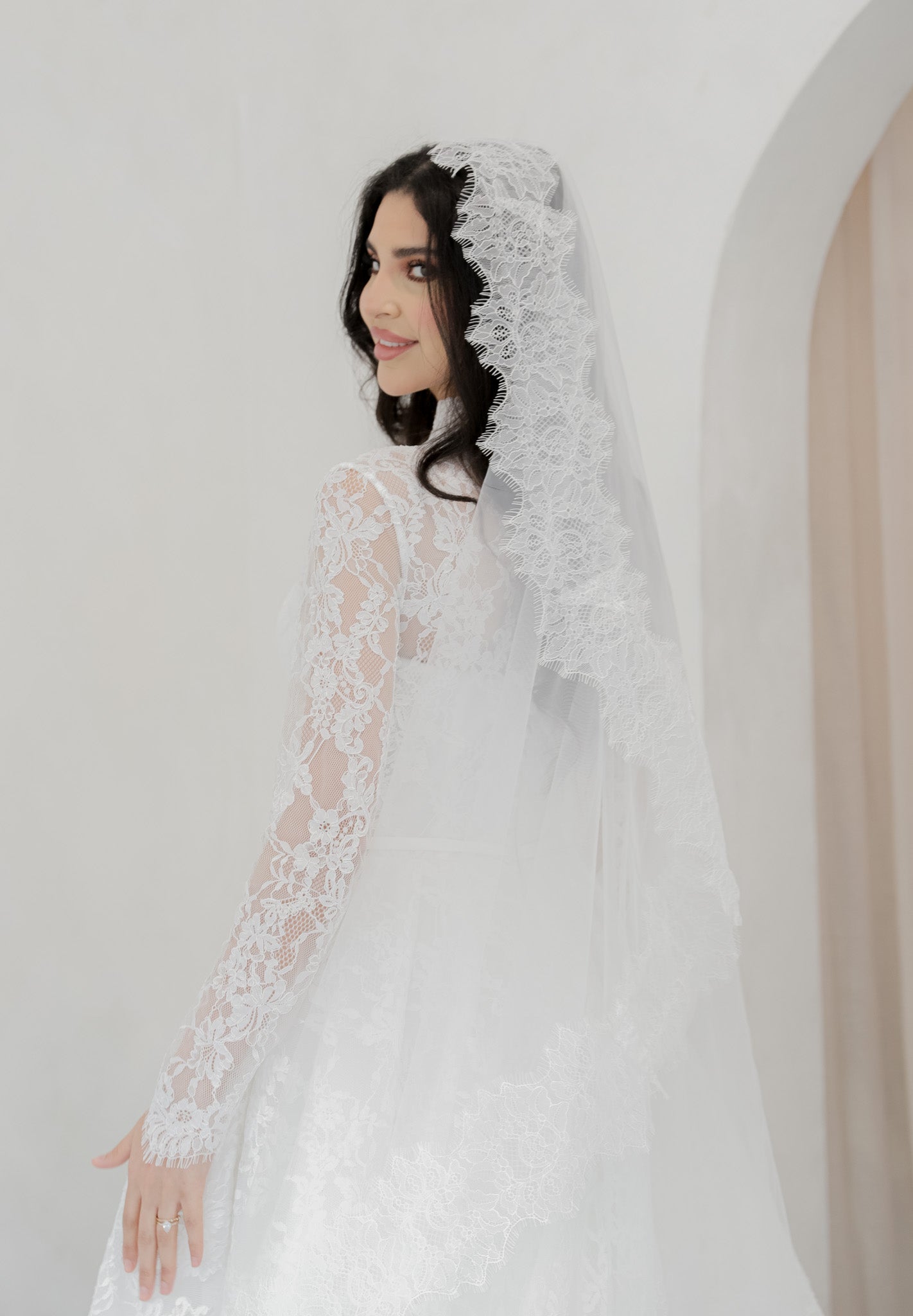 Thick Lace Border Veil