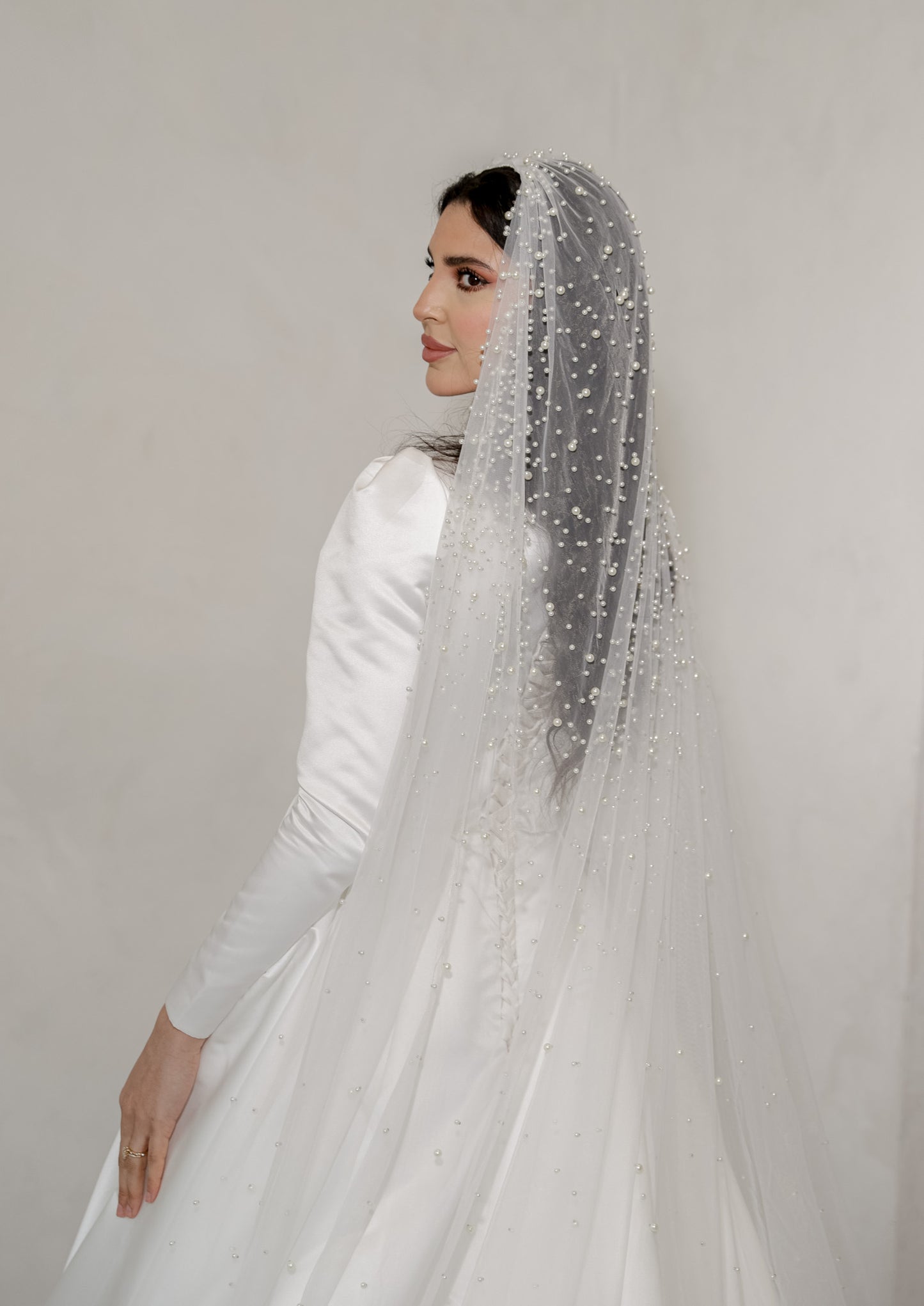 Heavy Pearl Veil