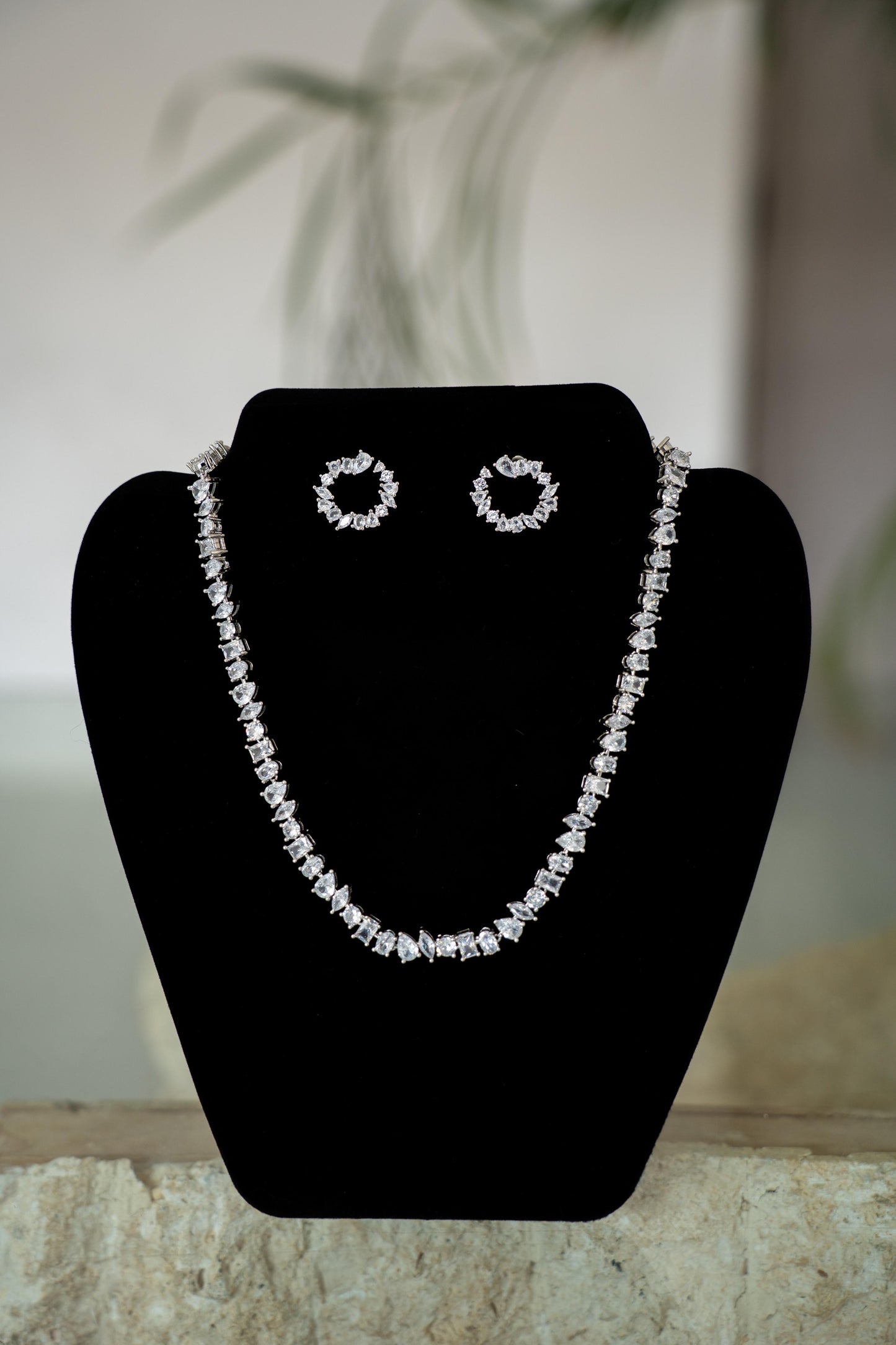 Nada Necklace and Earring Set