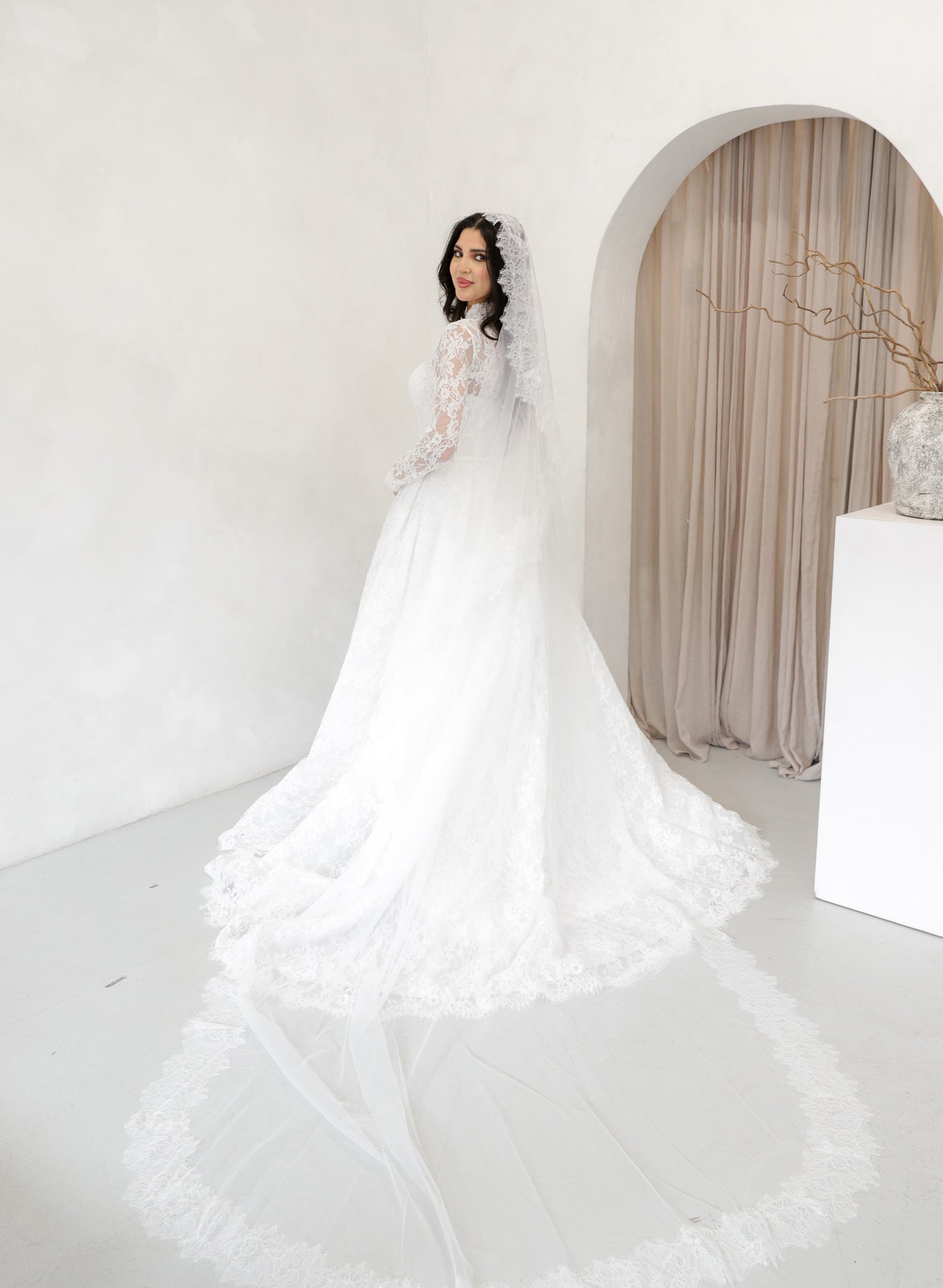 Thick Lace Border Veil