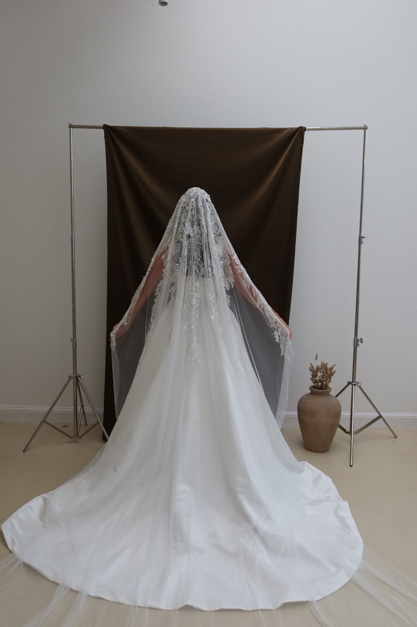 Dina Beaded Ivory gradient wedding veil