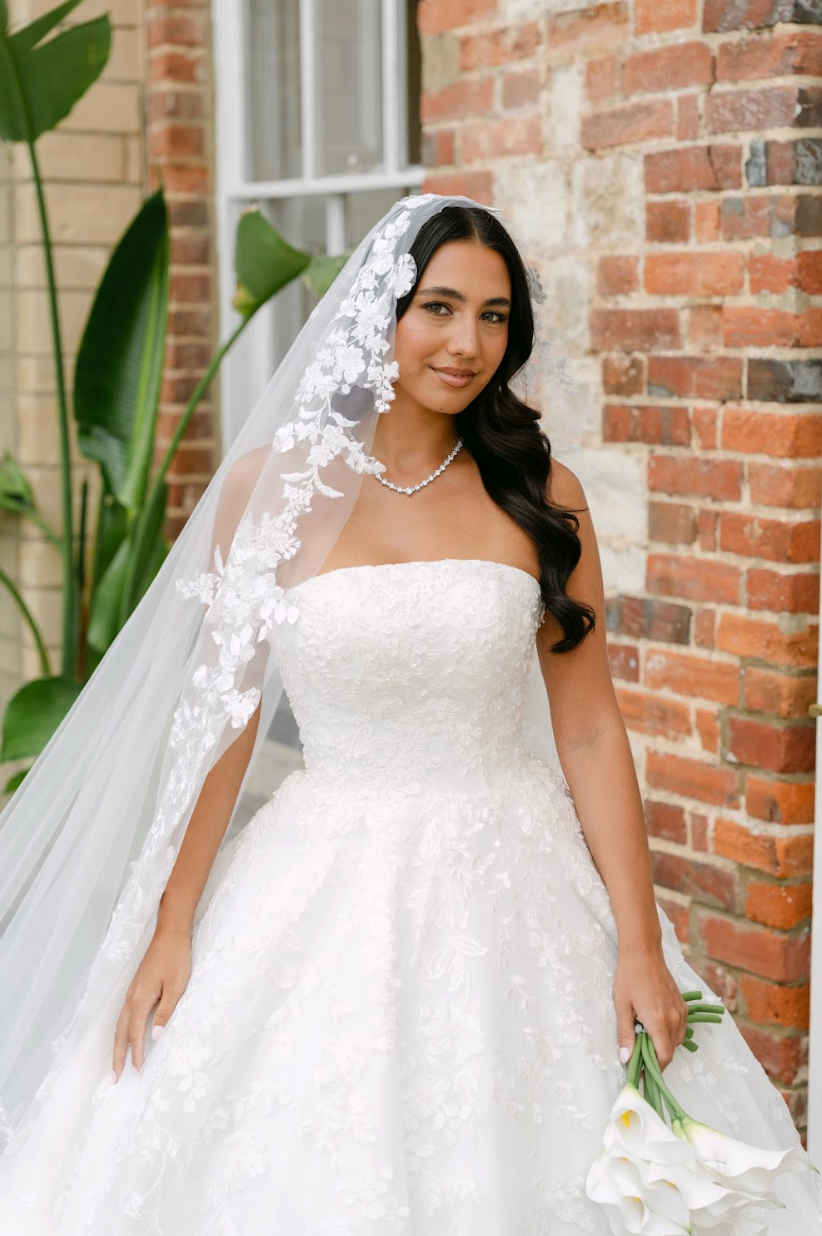 Fleur Floral applique white wedding veil