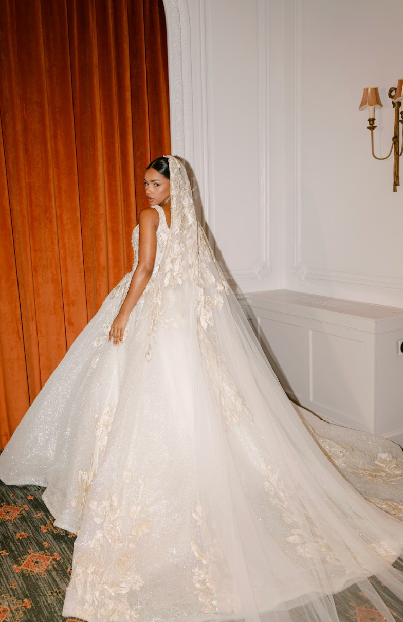 Aurora vintage gold lace gradient Ivory veil